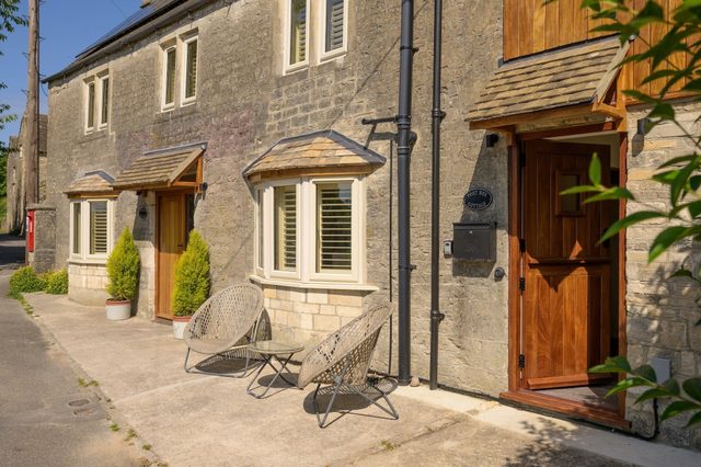 Beautiful Cottage in Idyllic Cotswolds Village