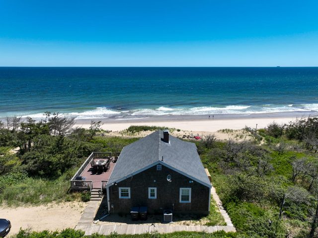 Stunning Waterfront Views, Beach steps away!