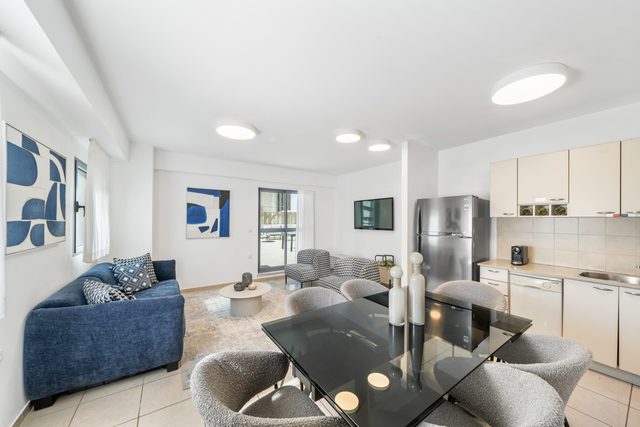 Huge sunny Balcony, 3 Bedrooms on Agripass st — Jerusalem, Jerusalem