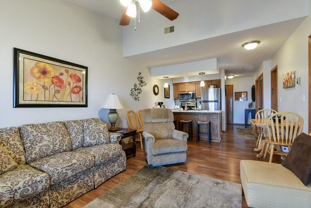 Divine 9 Condo -Fishing Lake & Hiking Trails!