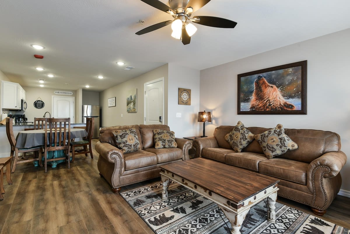 Mystic Cove Condo - Pool - Perfect location