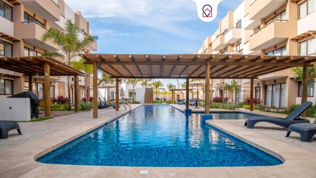 Apt. near the Beach | Pool & Grill +Pet Friendly