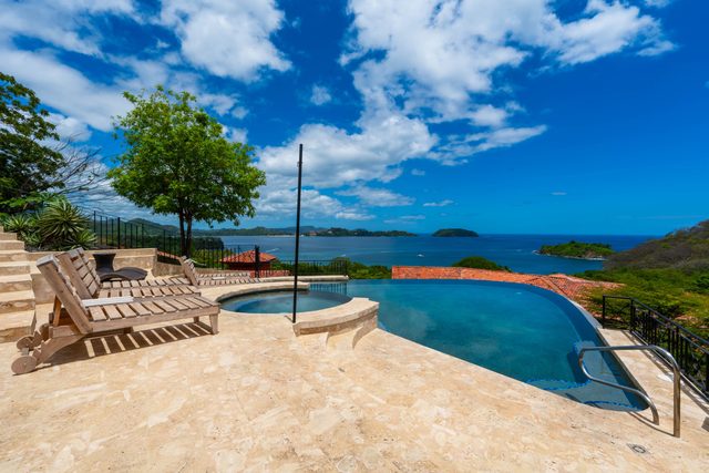 Infinity Pool, Pacific Views & Concierge