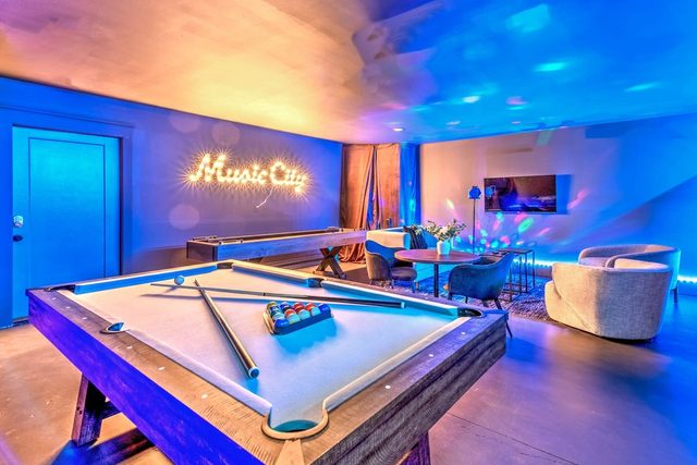 Two Luxe Homes-Game Rooms! 31 Beds! Large groups!