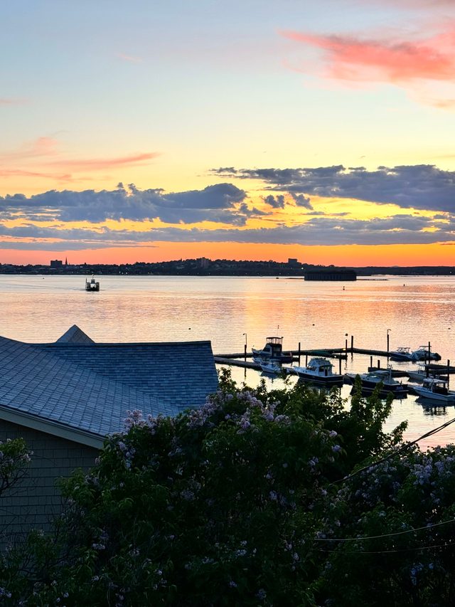 Gorges Sunset One - Peaks Island Water View Condo with Beach Access
