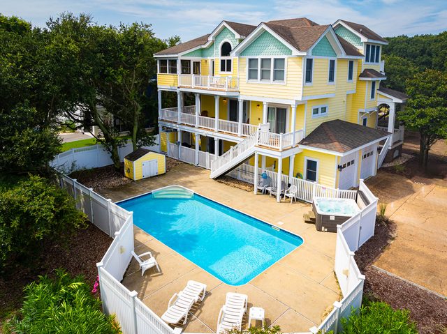 Golf Cart Friendly, Pool, Game Room & Resort Perks