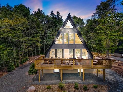 Apex A-Frame | Lake Access | Hot Tub | Fire Pit — Blakeslee, PA