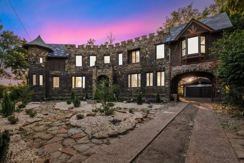 Enchanted Castle - Your Royal Getaway Awaits! — Cleveland, OH