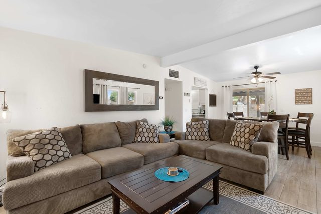 Luxurious 2BR Summer Stay | UofA Access