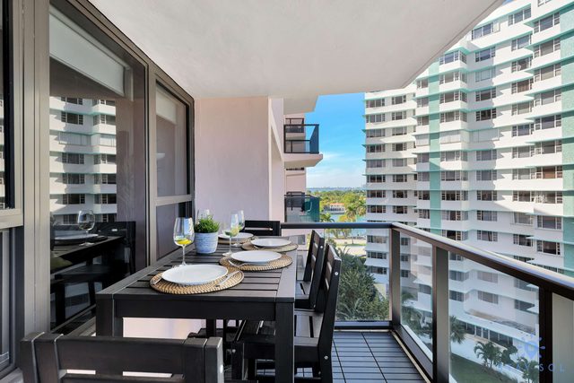 Cozy Apartment 2BR, Ocean Views - Beach Access