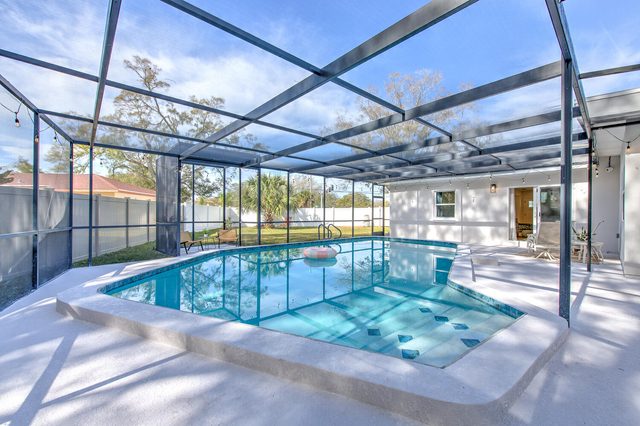 The Peacock Place – Family Home w/Heated Pool — Tampa, FL