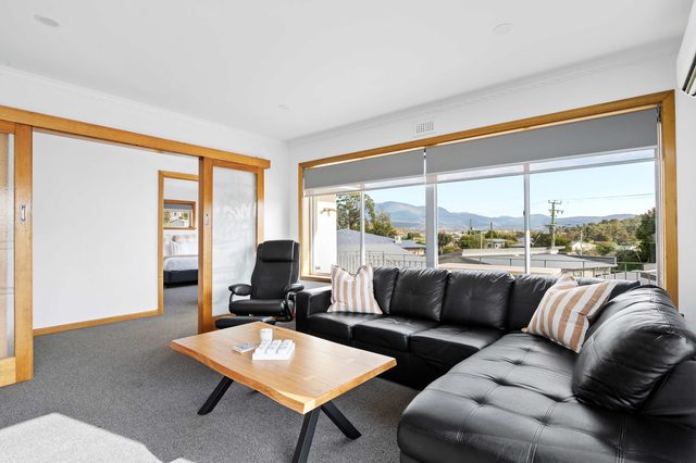 Residential Retreat, Groups & Families-Sleeps 15