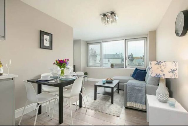 Central Lanes Flat | King Bed, Near Beach & Pier — Brighton, England