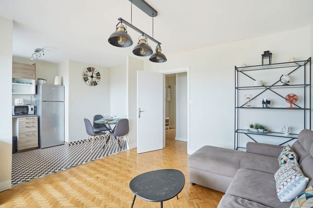 2 bedroom flat Centre de Paris - Eiffel Tower view