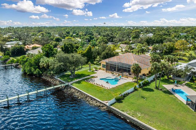 Peace River Waterfront Luxury Living - 5-BD w Pool — Punta Gorda, FL