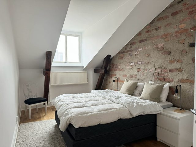 Top floor apt with three separate bedrooms