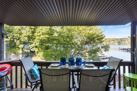 Lakefront Bungalow Near Margaritaville — Osage Beach, MO
