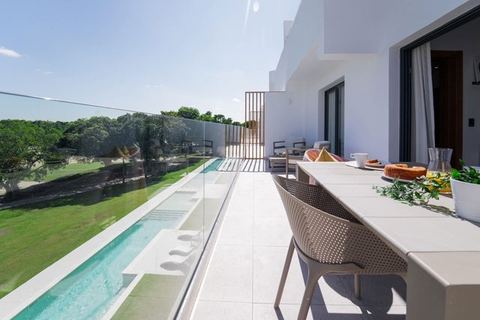 Fantastic Golf View Penthouse w/ rooftop!