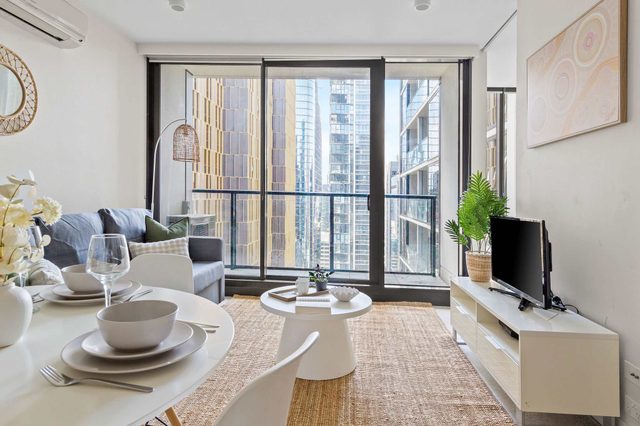 Serene 2BR Apartment in the Heart of Melbourne