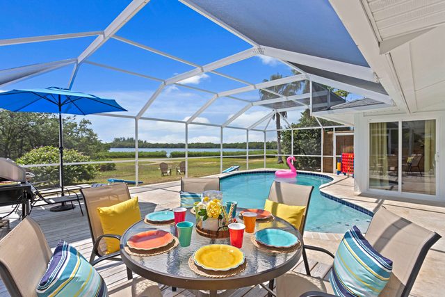 Heated Pool, Bay Views & Kayak Launch — 6 Guests — Bradenton, FL