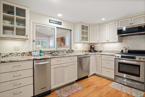 Located on Rail Trail By Beach & Downtown!