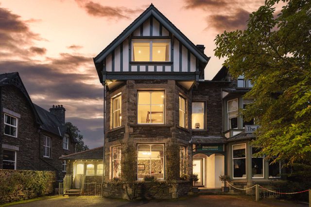Rosemount Lakes Townhouse with Hot Tub | Ridgestone