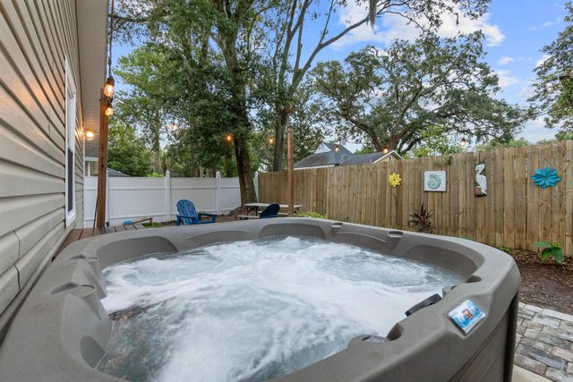 Peaceful Pearl l Hot Tub l Firepit l Dog Friendly