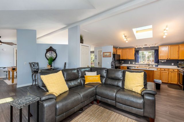Pet-Friendly Bend Getaway W/ Hot Tub & Games