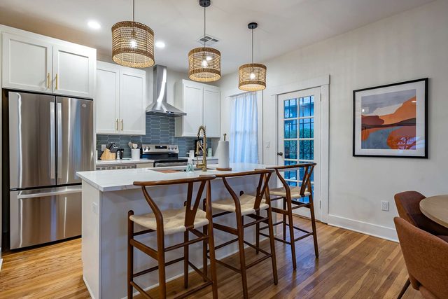 5th Avenue Bungalow by Velo