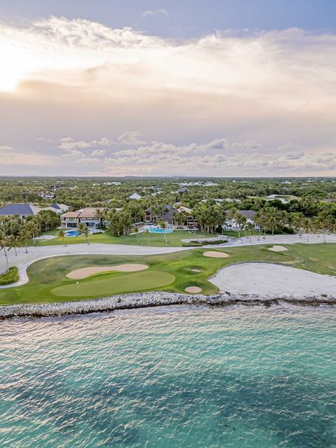 Secluded Paradise: Casa Koi – 6 Bedroom Luxury Villa with Oceanviews — Punta Cana, La Altagracia Province