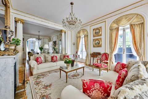 Parisian Villa: City Views, 5 Bedrooms & Family-Friendly — Paris, Île-de-France