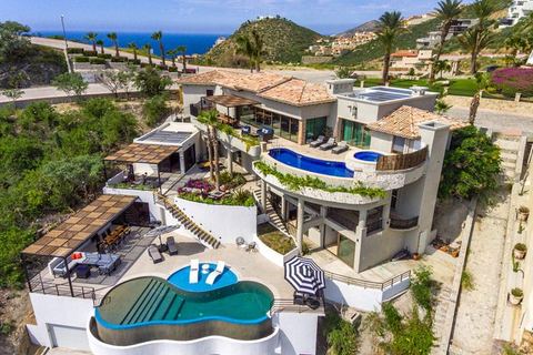 Luxury 6BR Villa with Ocean Views in Pedregal
