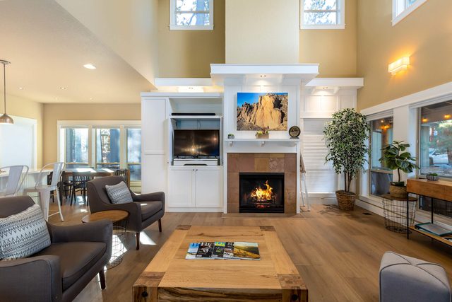 Mt. Bachelor Village Retreat W/ Pool & Hot Tub