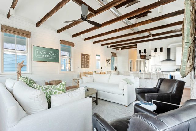 Cozy 5BR/5BA Downtown House w. Pool & Parking!