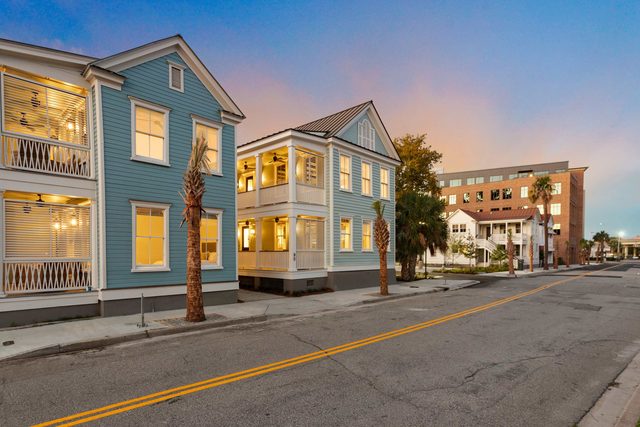 Beautiful 10bd/10ba Home w. Pool + Parking!