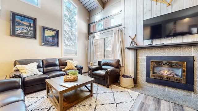 Modern Cabin for 8, Near Slopes + Canyon Lodge!