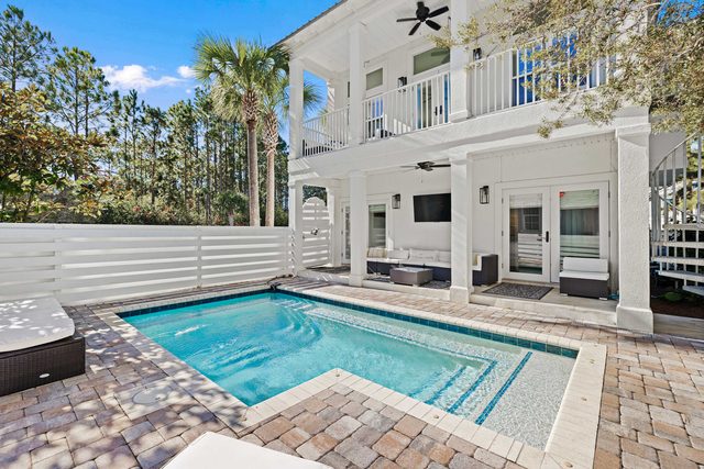 Gulf Coast Retreat with Pool < 1 Mile to Beach