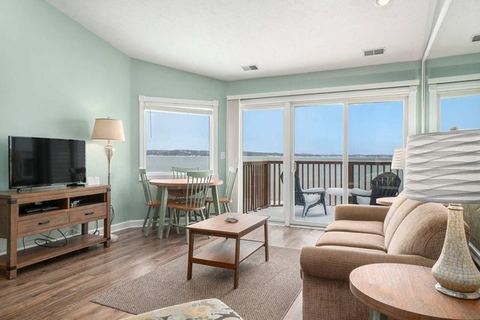 Beachside 325 Waterfront Condo