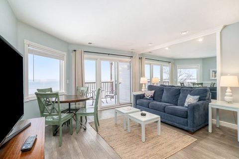 Beachside 214 Luxury Condo East Grand Traverse Bay