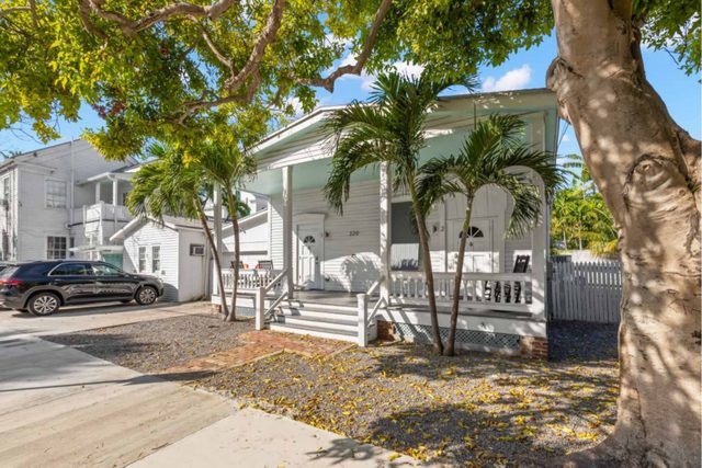 Mesa House Dos - One block from Duval St