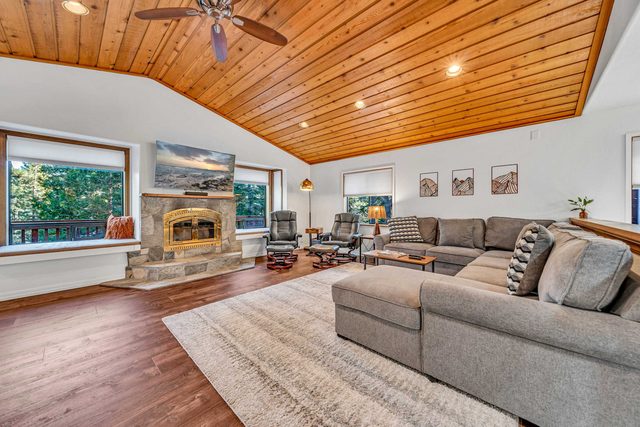 Tahoe Retreat with Decks and Separate Studio