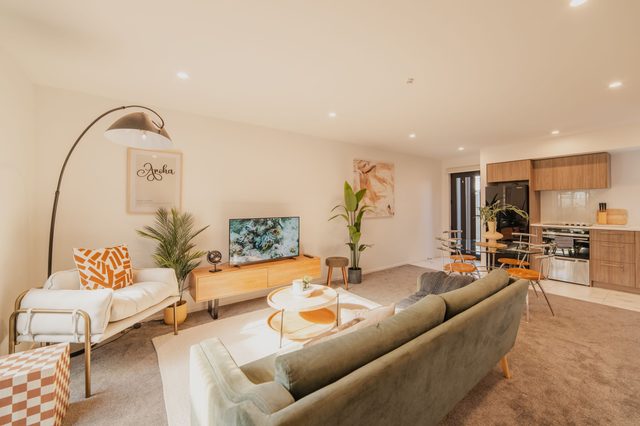 Designer 2BR Flat | Christchurch CBD | Patio