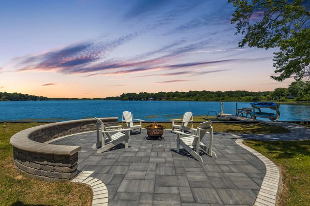 Landmark Lakehouse - luxury living in PLX!