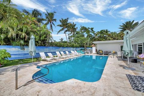 Beachfront Bliss: 6 Bedroom Home with Heated Pool — Fort Lauderdale, FL