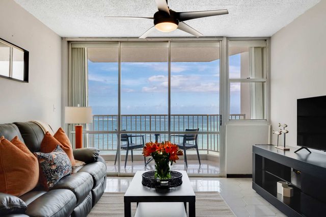 Seaview Haven | Beachfront, Stunning Views & Pool