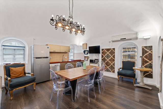 Elegant Mamilla Villa 5BR Rooftop Jacuzzi Steps from Old City — Jerusalem, Jerusalem