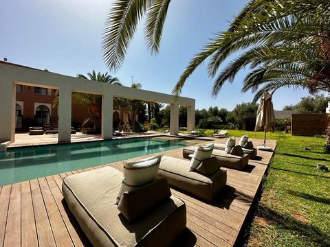 Private Suite at Siredrah garden, Breakfast Included