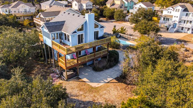 Oceanside with Pool Hot Tub and Updated Interior!