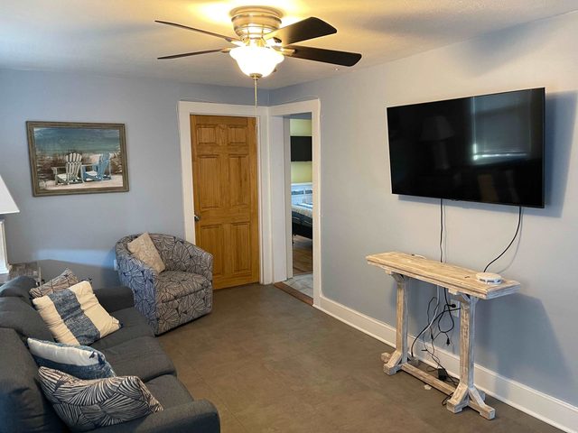 OCHG 208 Cottage Green 4