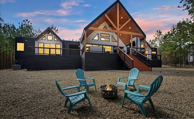 Harvest Moon Lodge: Hot Tub, Sauna & Family Fun!
